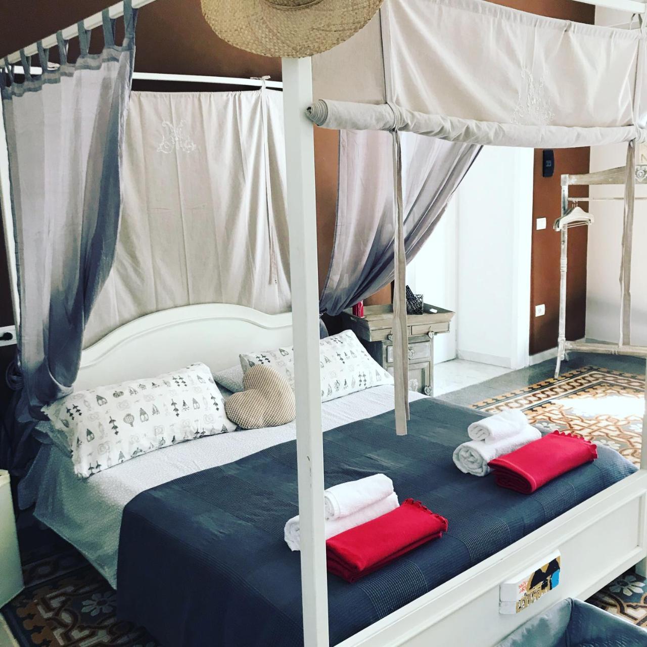 Napul'art Bed & Breakfast 3*